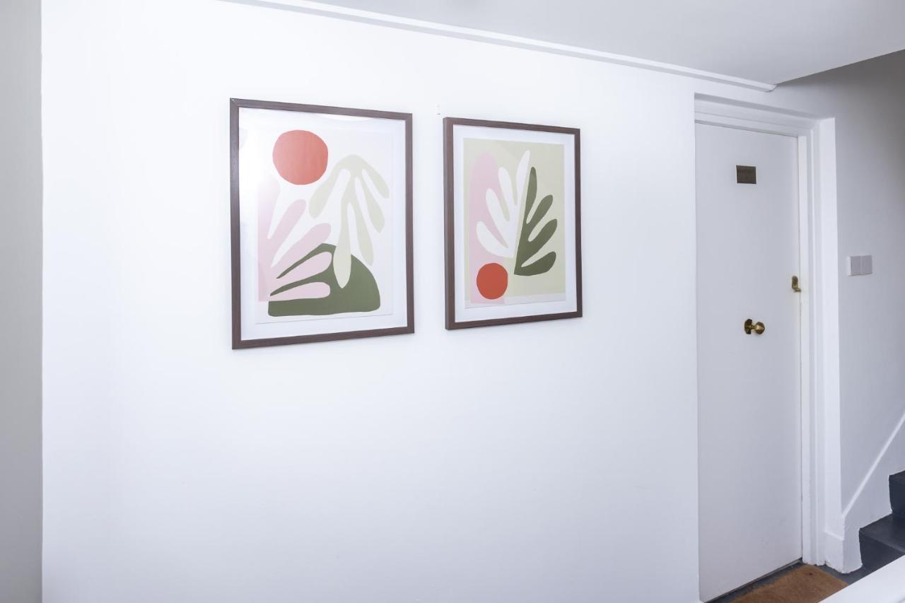 Modern Apartment Within City Walls, Parking Chester Extérieur photo
